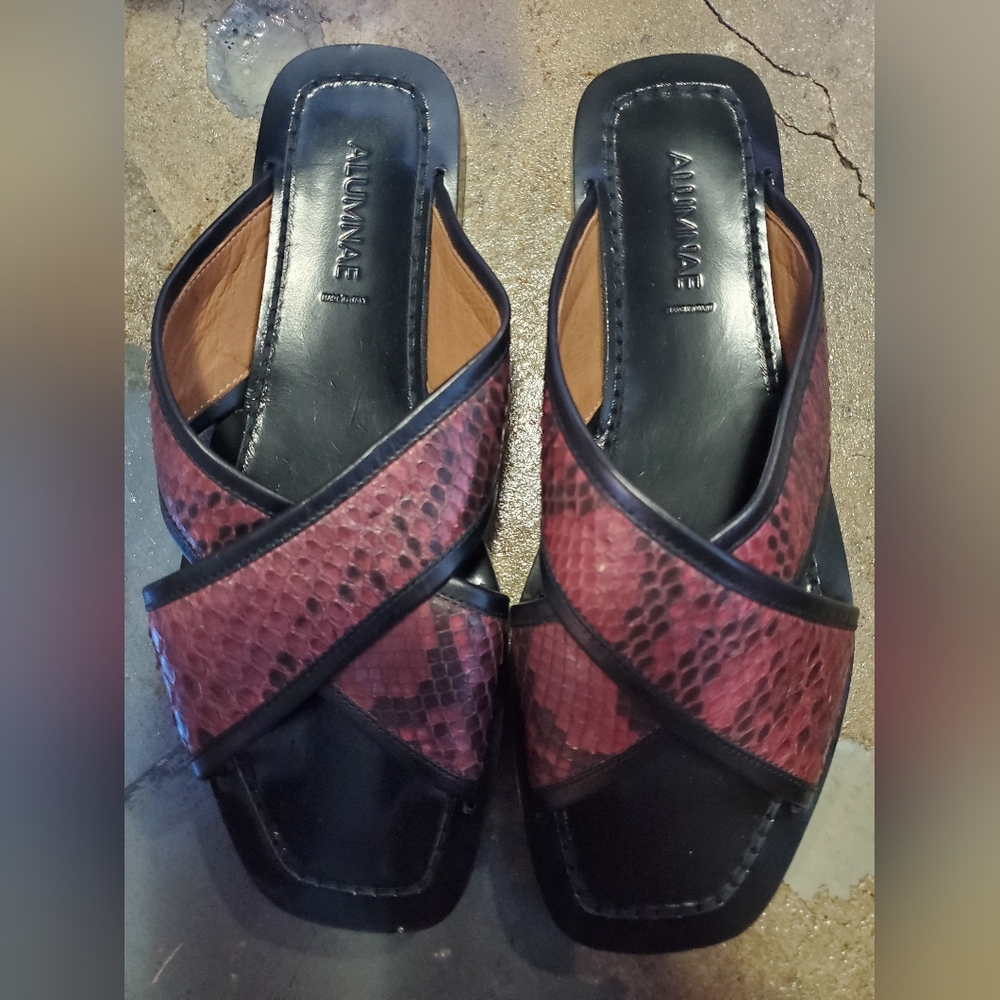 Sz 38 $950 NIB Alumnae genuine python leather flats